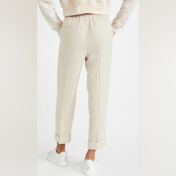 Vince Cuffed Tapered Pull-On Pant in Sandstone Crepe, XS - Picture 4 of 16